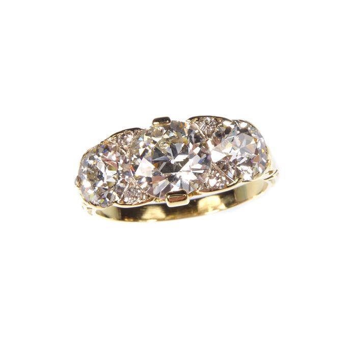 Three stone diamond ring | MasterArt